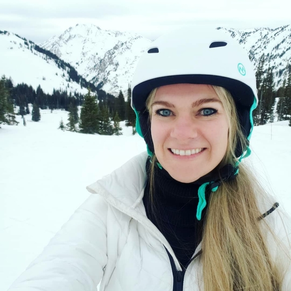 Meet your Posher, Kimberly - Picture 3 of 16